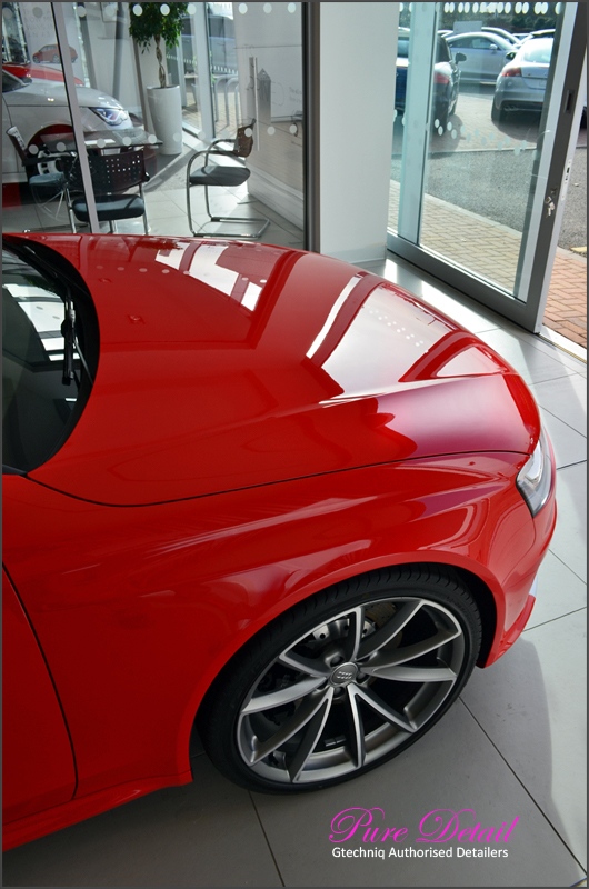 chrisp-reflection-after-gtechniq-detail-by-pure-detail-car-detailers-in-preston